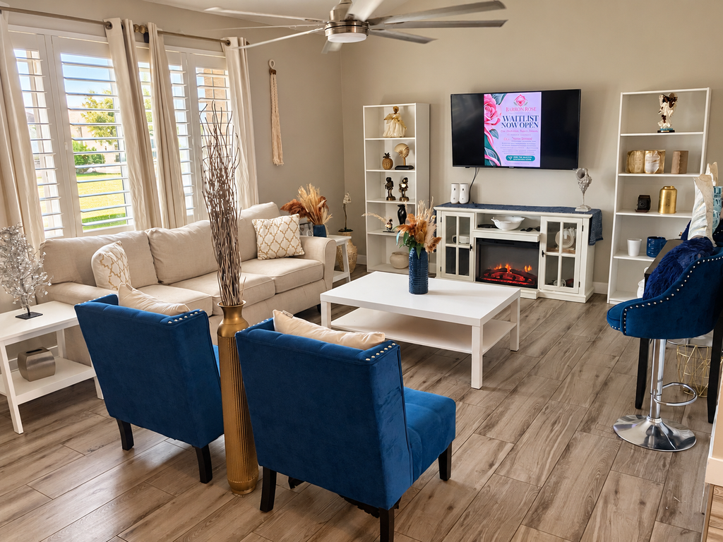 Warm living room with fireplace 1024x768